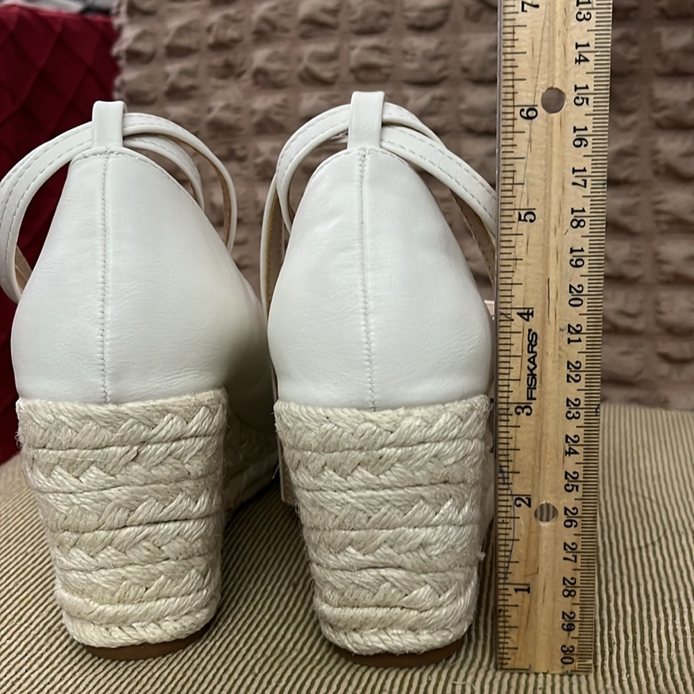 Women's White Espadrille Wedges.NWT - Picture 9 of 9